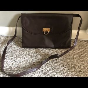 Gorgeous Ferragamo Vintage leather bag😍😍😍